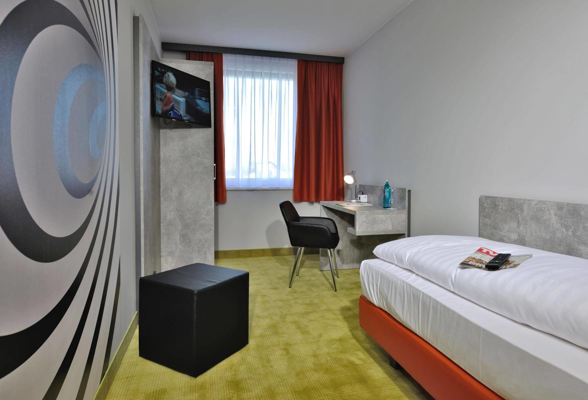 Linden  Sleepysleepy Hotel Giessen מראה חיצוני תמונה